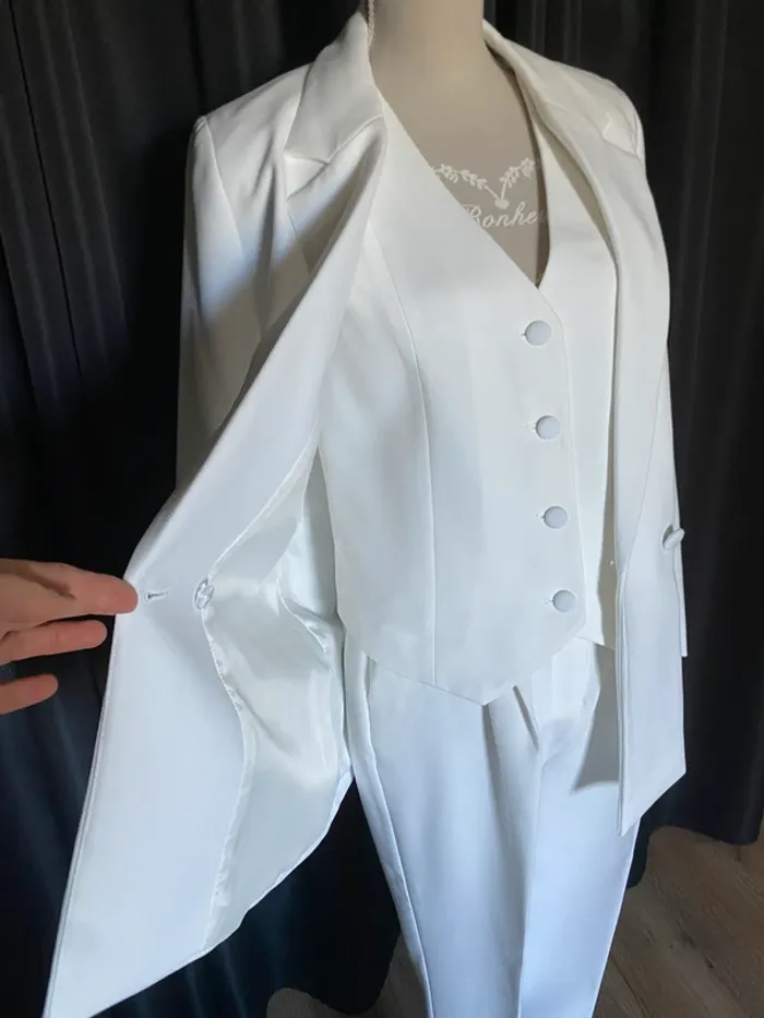 Ensemble Tailleur pantalon trois pièces - photo numéro 2