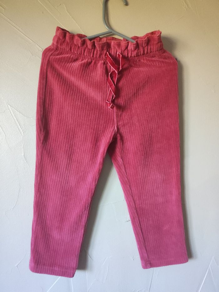Pantalon velours côtelé Boutchou couleur framboise taille 36 mois - photo numéro 1