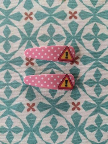 2 barrettes rose à pois blanc