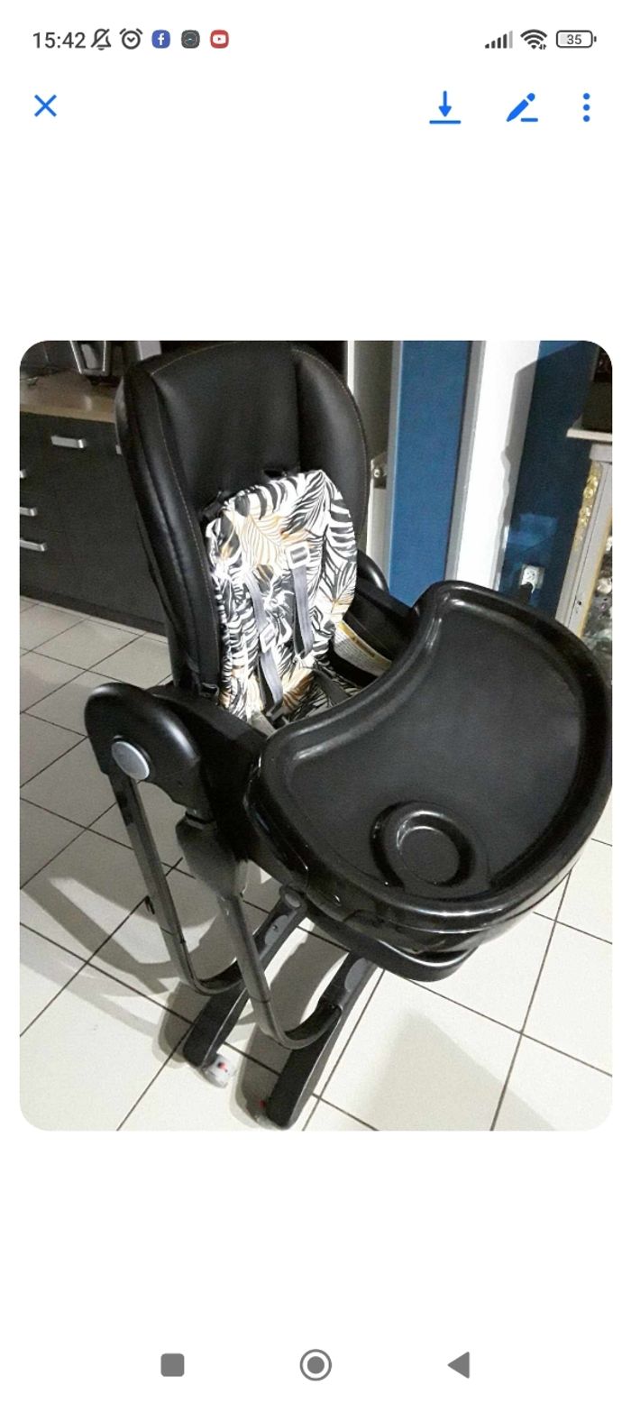 Vends chaise haute simili cuir noir - photo numéro 7