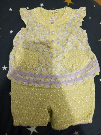 Barboteuse verte a fleurs/pois _ 3 mois