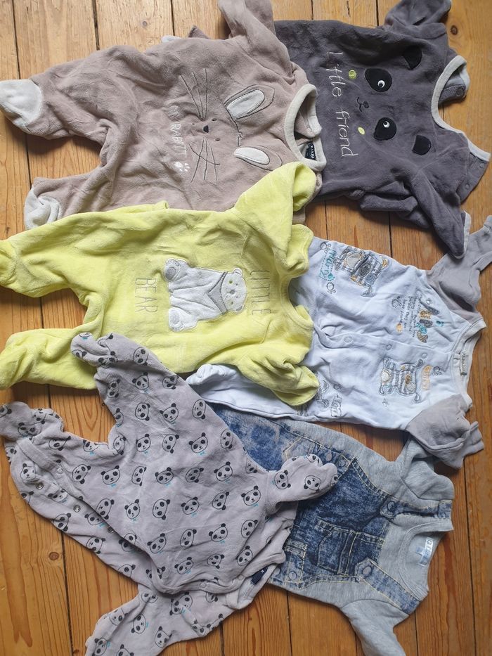 Lot 6 pyjamas 1 mois