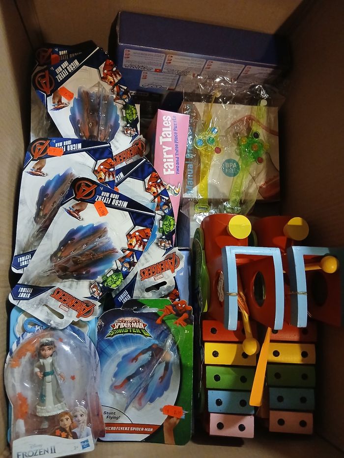 Lotnde 30 articles jouet/puériculture/bazard