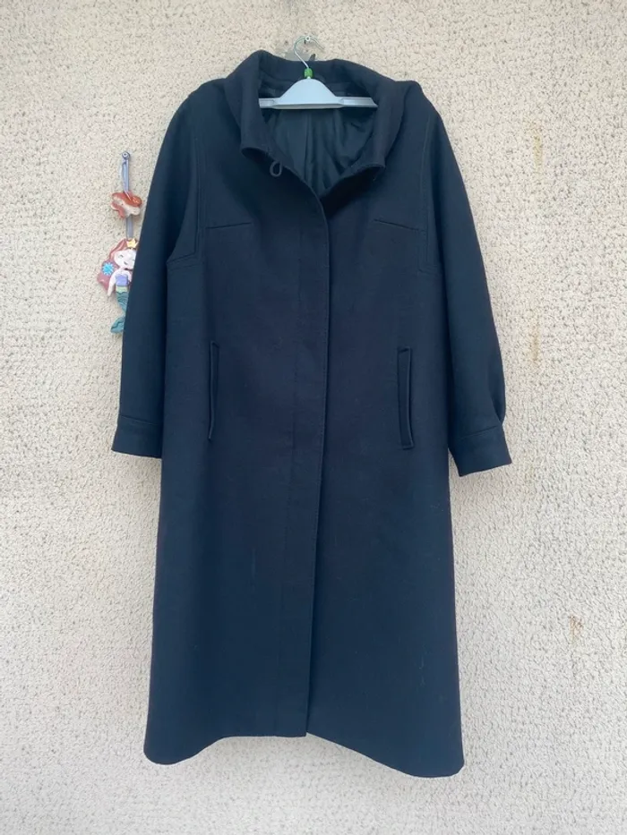Très beau manteau noir en laine vierge