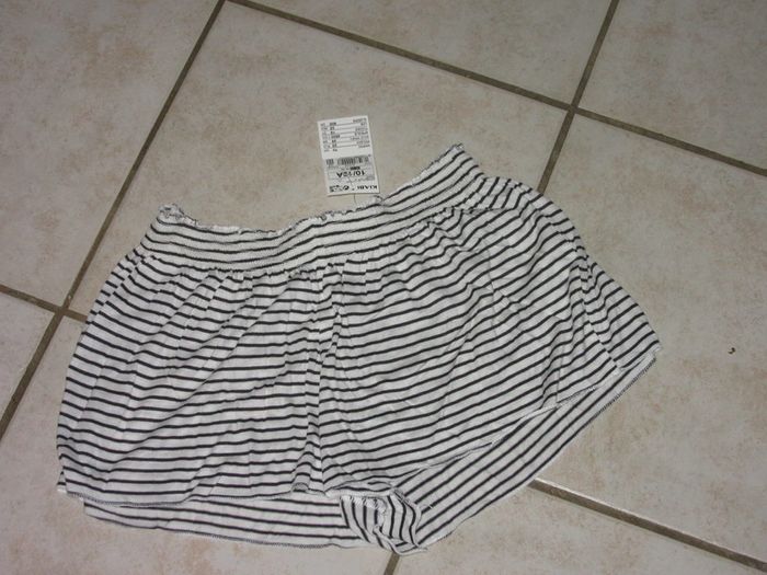 short fluide 10/12 ans neuf