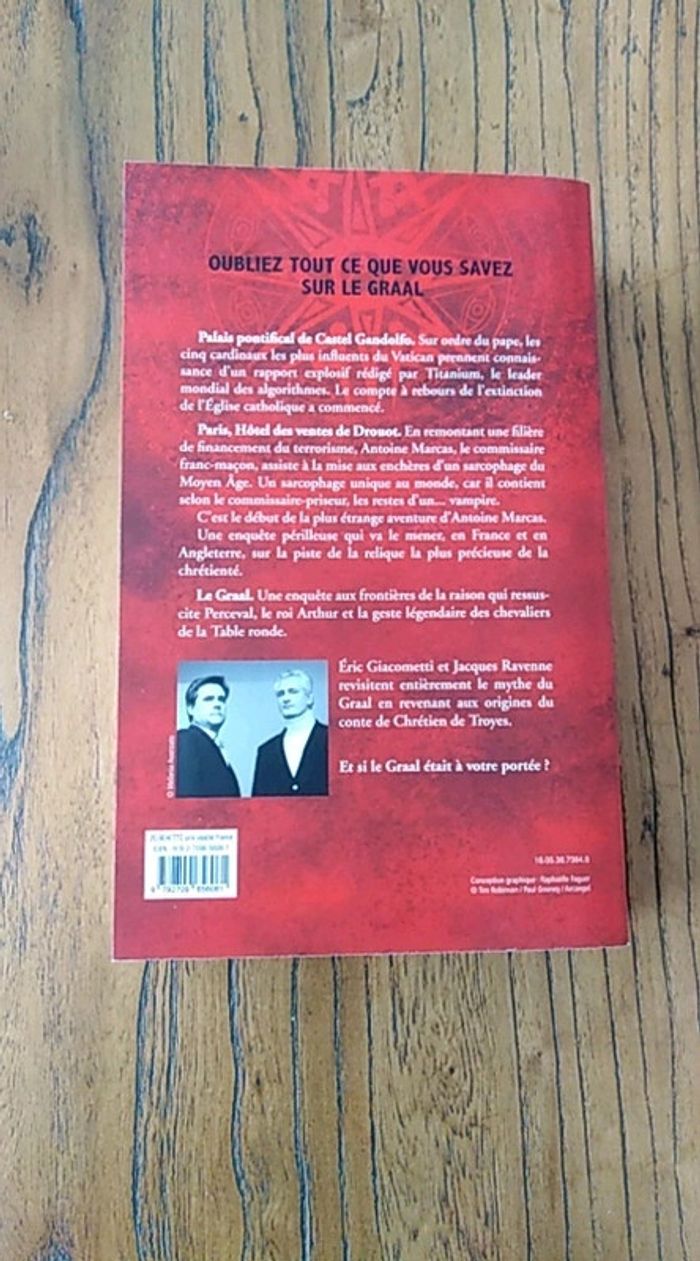 Livre l empire du graal - photo numéro 2