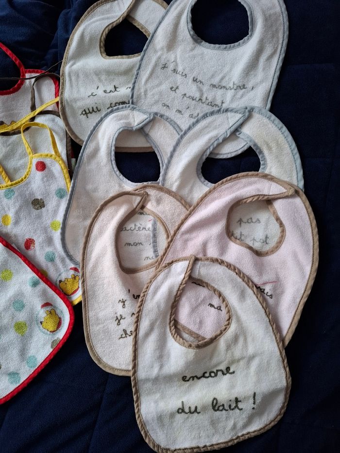 Lot bavoirs - photo numéro 4