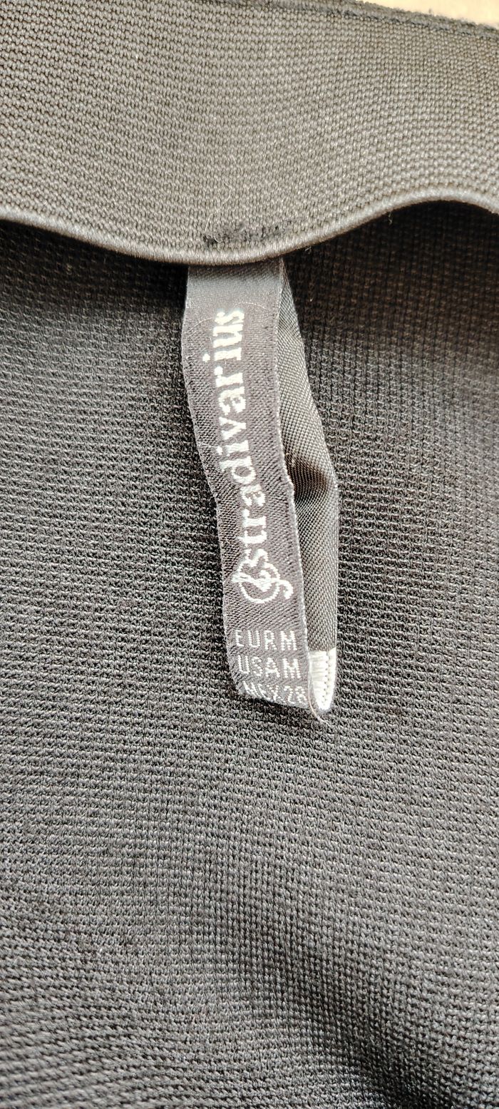 Jupe noire Stradivarius – Taille M (38/40 FR) - photo numéro 3
