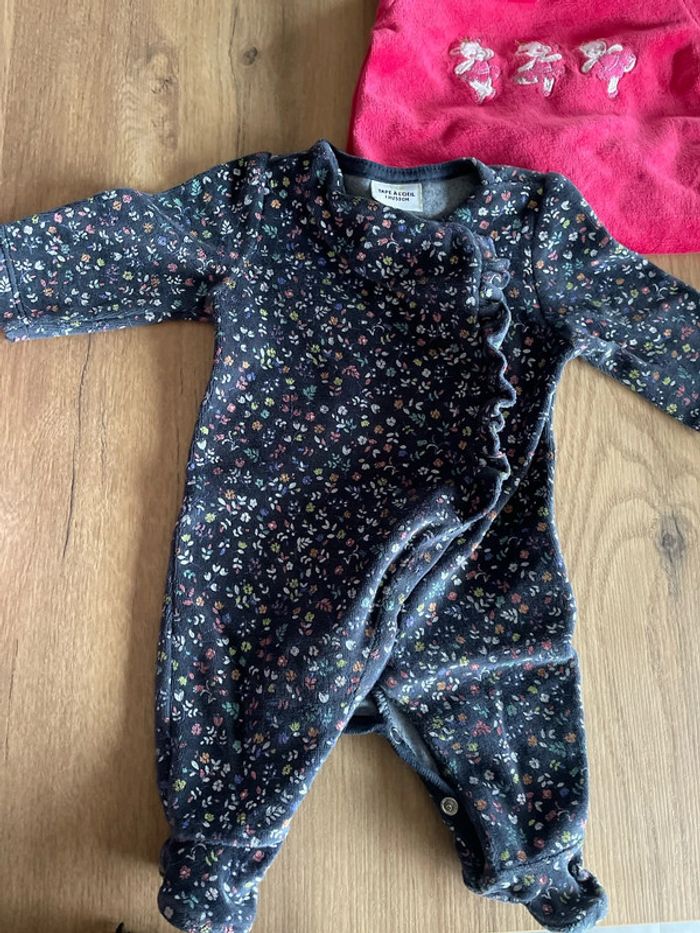Lot 6 pyjamas - 1 mois - photo numéro 6