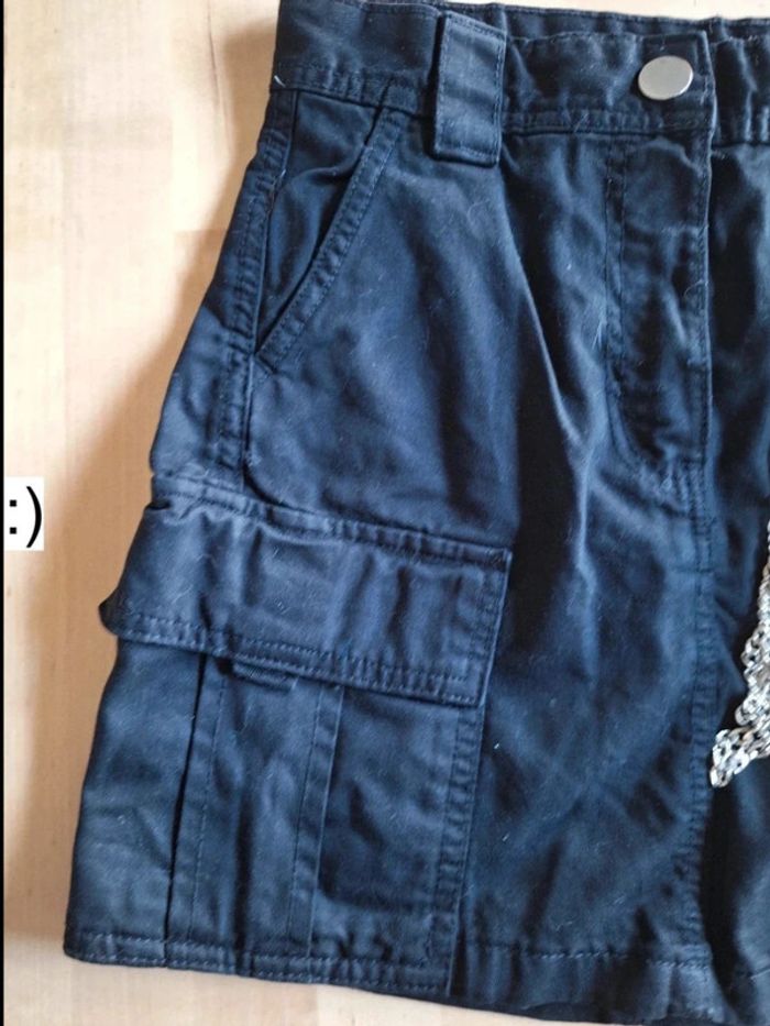 Jupe courte pour Femme taille XS Marque Bershka très bon état - photo numéro 2