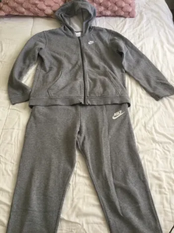 Pantalon et Sweet à capuche Nike