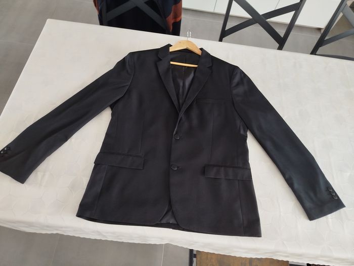 Costume homme noir. Comme neuf