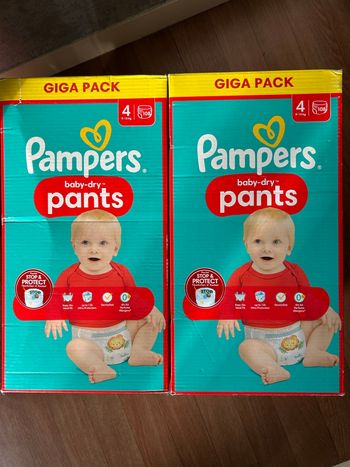 2 cartons de couches Pampers t 4