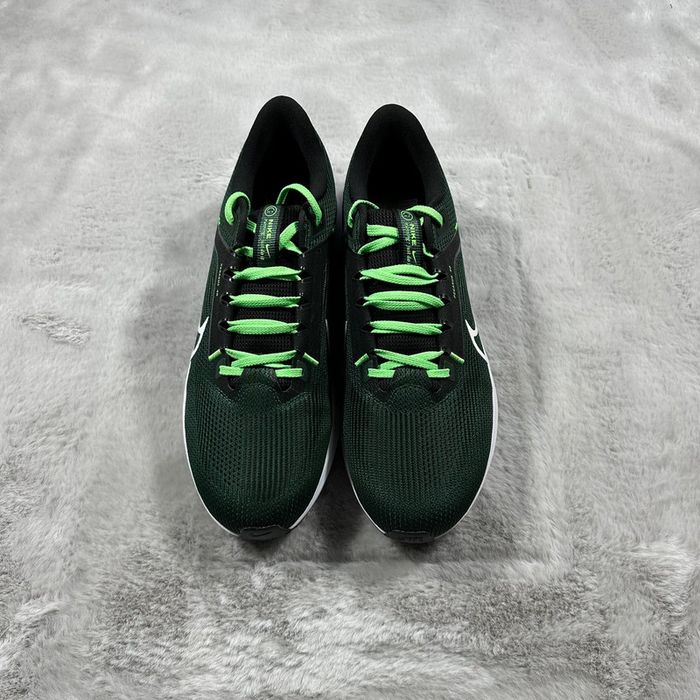 Nike Zoom Pegasus 40 « Liverpool Édition » pointure 45.5 - photo numéro 3