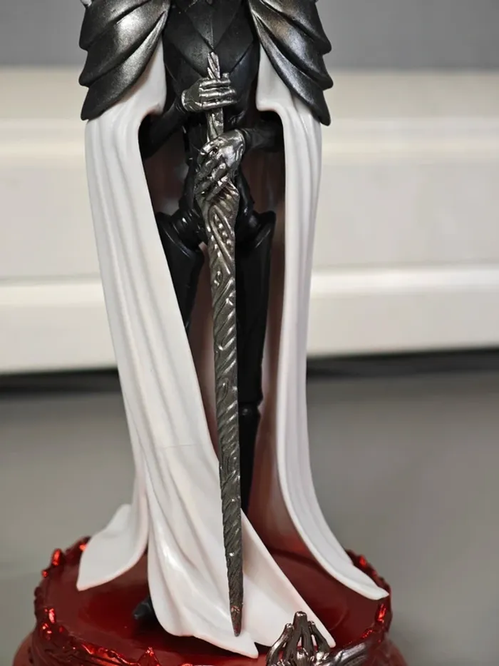 Figurine Hollow Knight : Pure Vessel 24cm neuve sans boîte - photo numéro 7