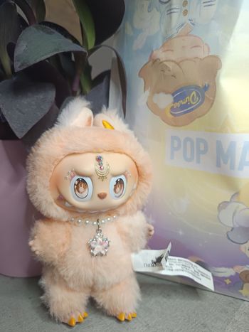 Labubu popmart