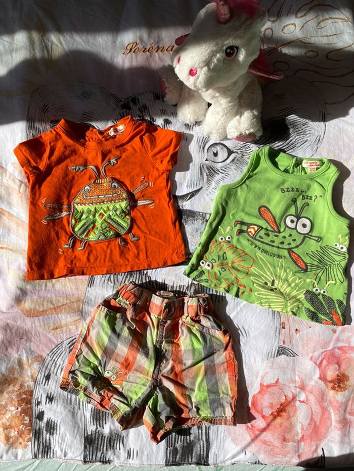 Lot ensemble 2 t-shirts et short, taille 9 mois, marque DPAM.