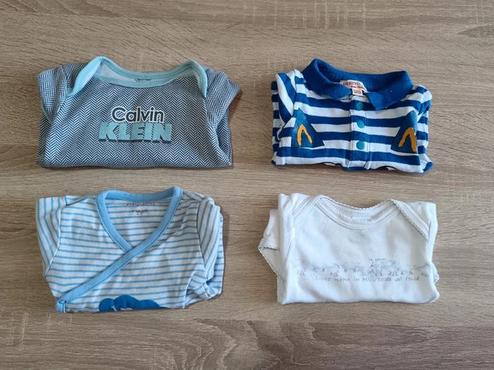 C44 Lot bodies 3 mois