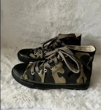 Baskets imprimées militaire kaki, beige, noir pointure 36