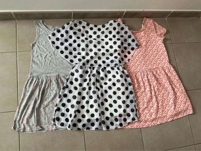 Lots 3 robes taille 8 ans
