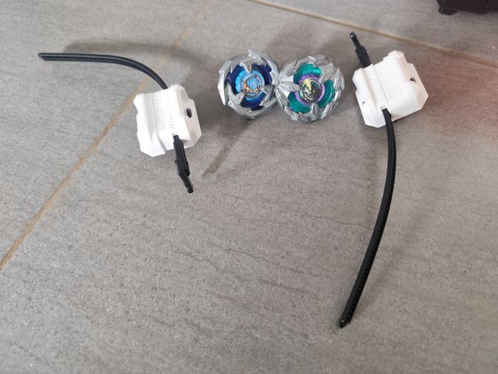 Pack Beyblade prêt à jouer - photo numéro 2