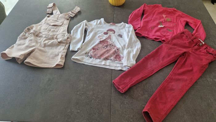 1 pantalon 1 salopette short 2 haut beige 4 ans