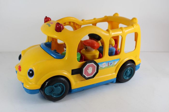 Bus Fisher Price Little People avec 4 peronnages