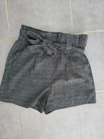 Short taille haute à carreaux
