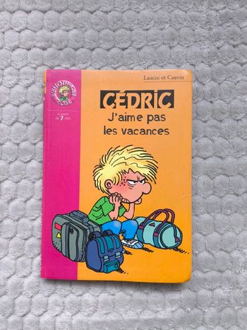 Livre la bibliothèque rose - Cédric j'aime pas les vacances