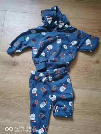 Ensemble jogging Noël