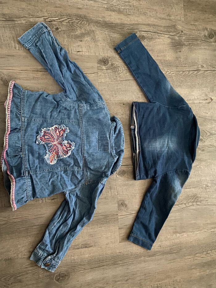 Lot de 2 vestes en jean taille 18 mois - photo numéro 2