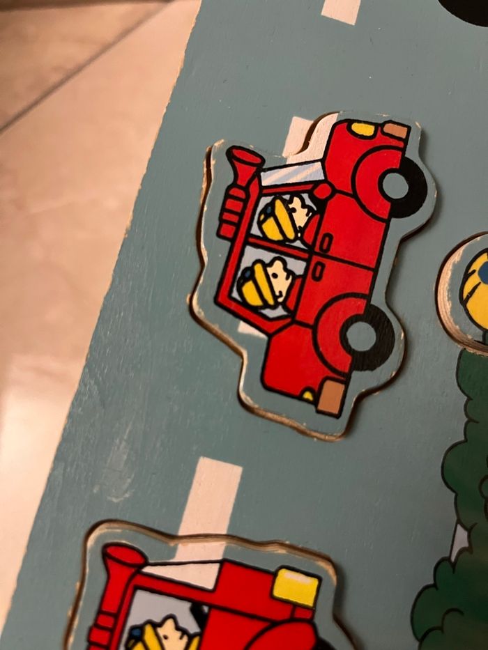 Puzzle en bois pompiers – thème secours – pièces à encastrer - photo numéro 2