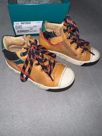 Chaussures montante