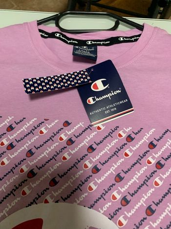 Teeshirt champion neuf avec étiquettes taille M 
