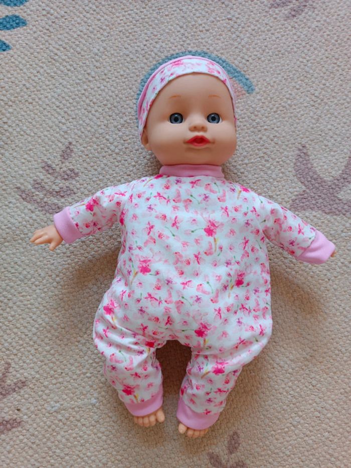 Poupée poupon jouet rose