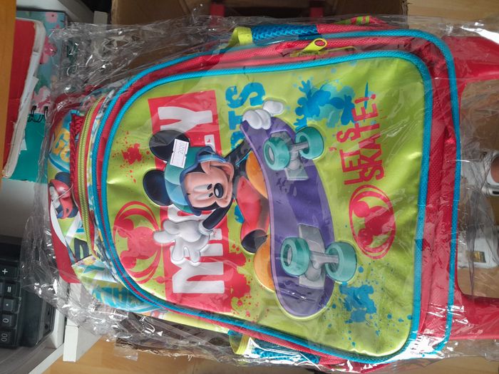 beau cartable à roulettes mickey multicolore