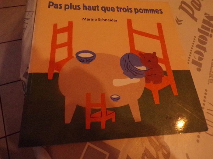 Livre Pas plus haut que trois pommes  l'école des loisirs