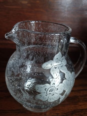 Ancien pichet verre soufflé étain