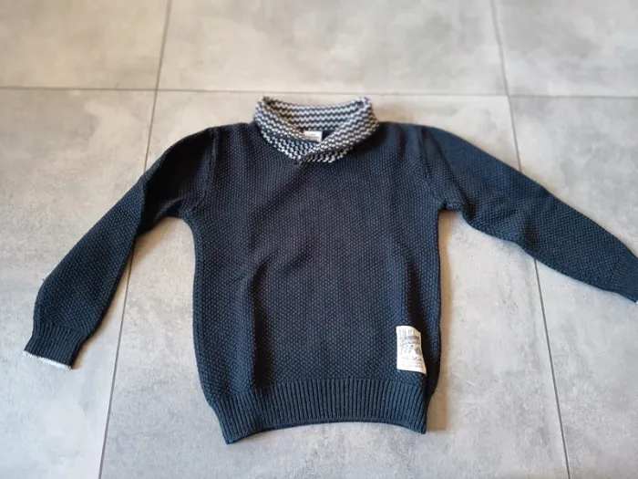 Pull col montant tape à l'oeil 8 ans