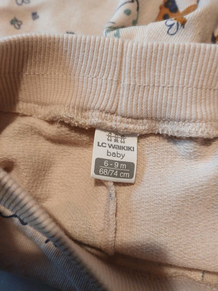 Tenue ensemble jogging 🦒 taille 9 mois comme neuf - photo numéro 5