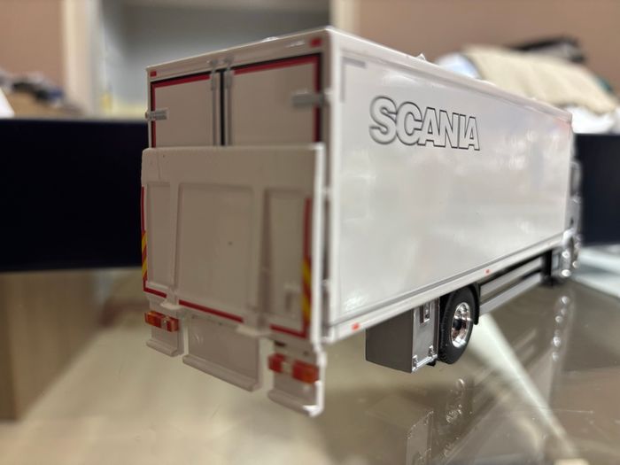 Scania 4x2 porteur - photo numéro 5