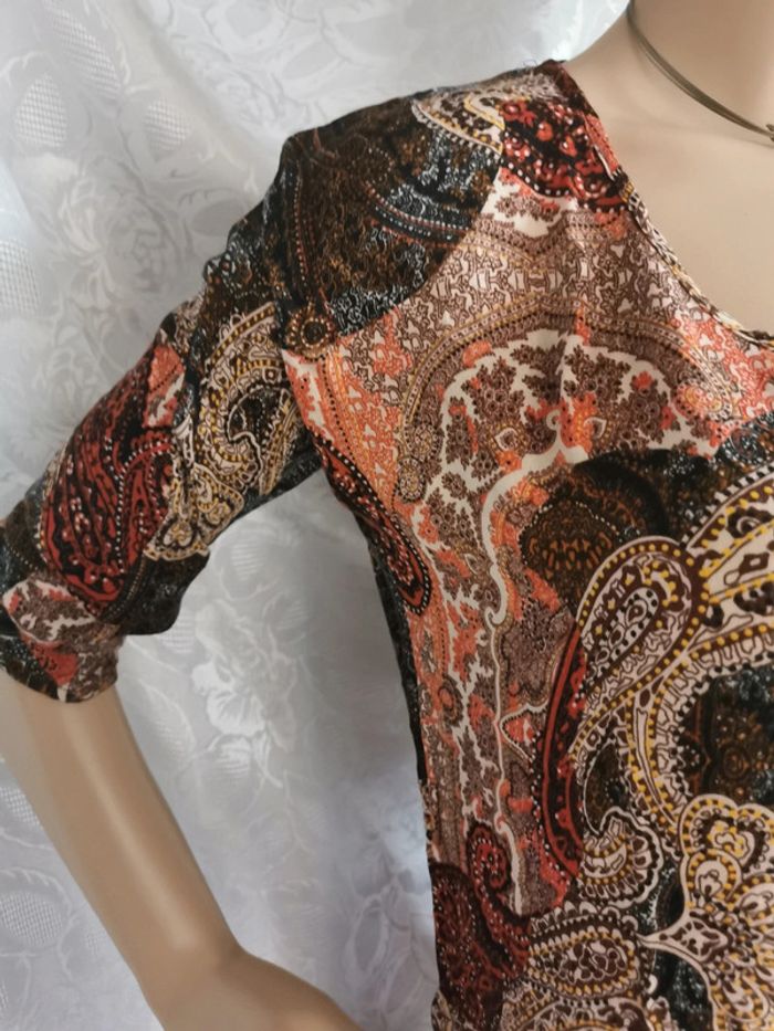 Robe. Noir - rouge. Taille 40 Mango - photo numéro 3