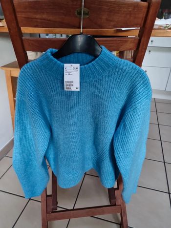 Pull neuf col montant taille XS