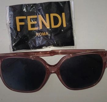 Lunettes de soleil FENDI