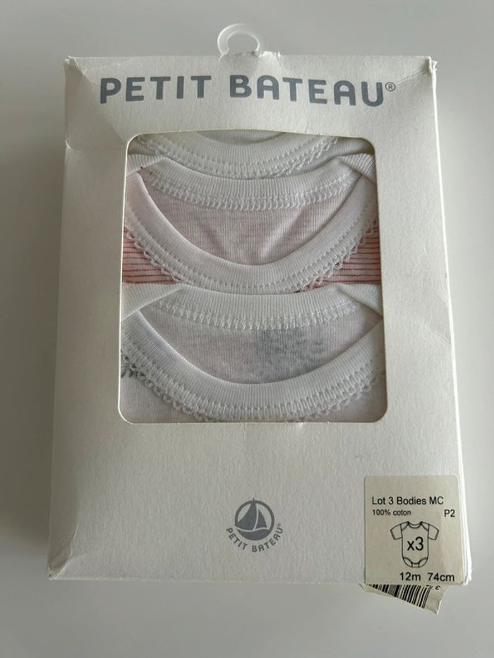 Lot de 3 Bodies manches courtes 12 mois Petit Bateau Neuf