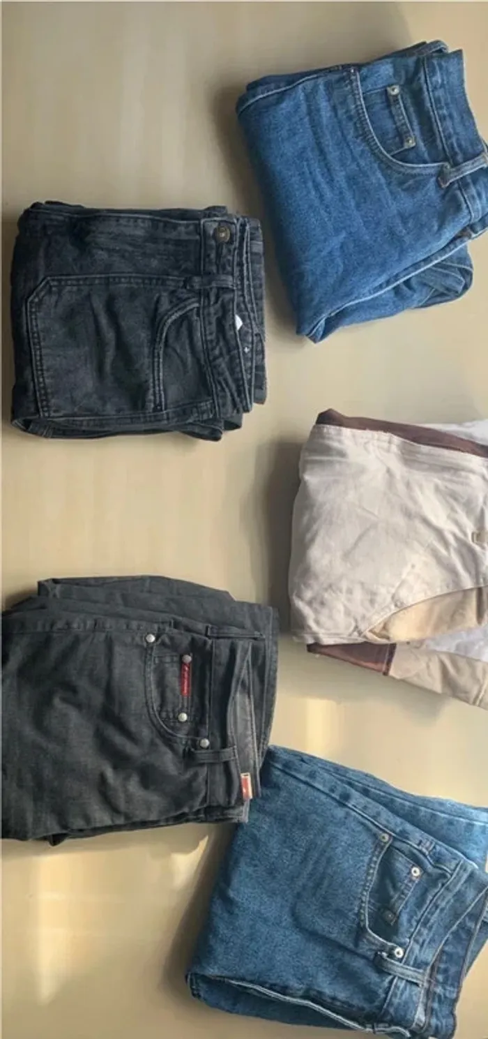 Lots de 5 jeans taille 38 coupe droite ou large