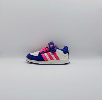 Adidas hoops taille 21 très bon état 