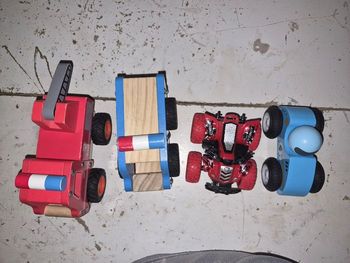 Doudou et voiture en bois 