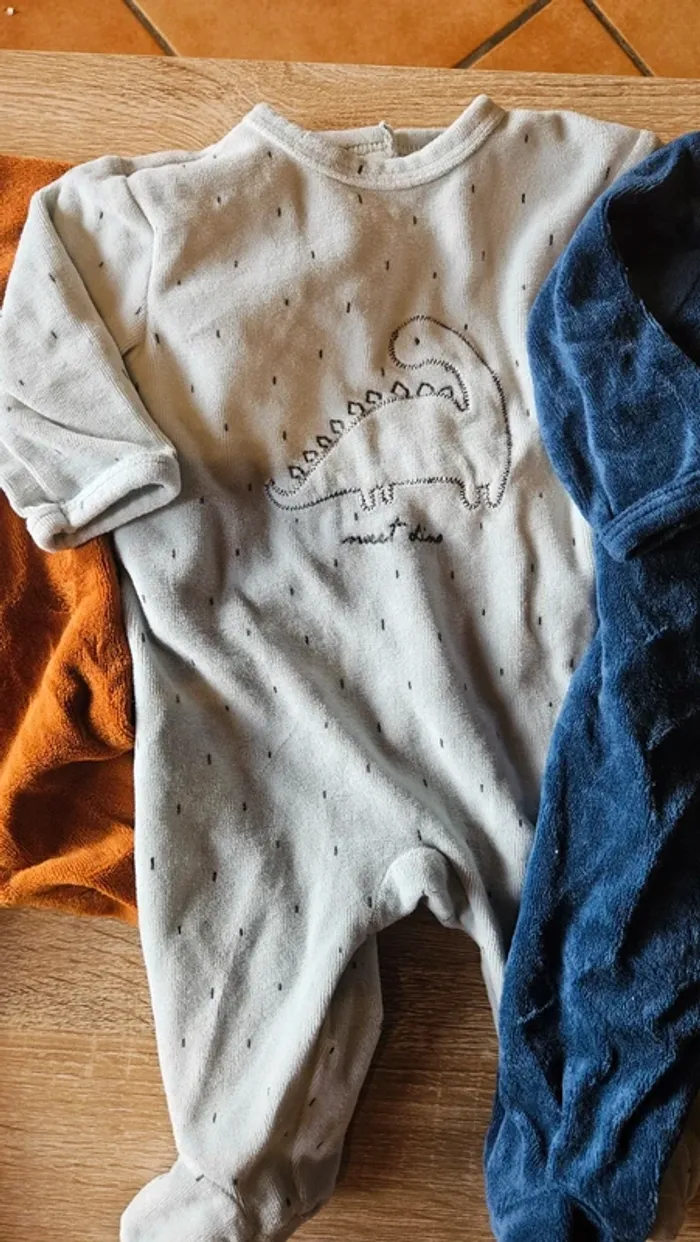 Lot pyjamas kiabi 3 mois - photo numéro 3