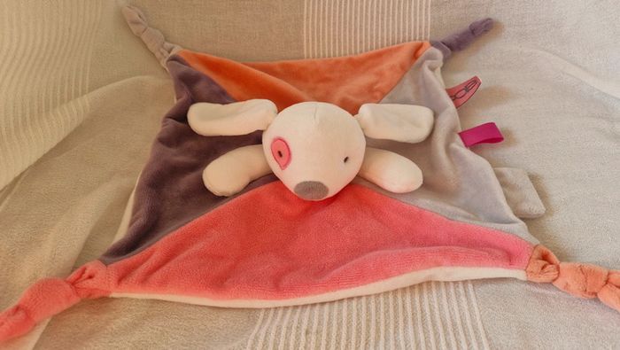 Doudou plat lapin/ chien œil rose obaibi